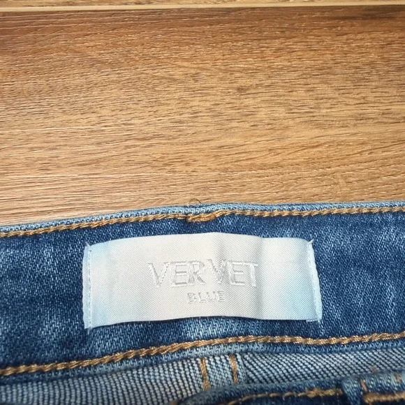 Vervet Distressed Cropped Jeans Size 24 High Rise Stretch Raw Hem Denim EUC - Picture 2 of 16